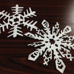 切り絵で雪の結晶を作ろう!図案もあるよん!