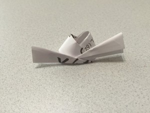 ちょっと変わった折り紙!箸袋でハートの箸置きを作ろう!