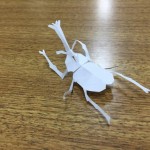 切り絵でカブトムシ!都会でもたくさん作れます!
