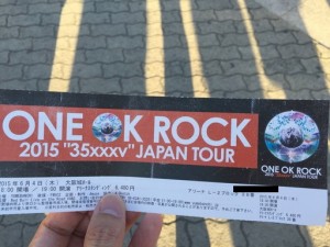 ワンオクのライブを100倍楽しむための服装とグッズ!知らないと倒れますよ~
