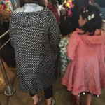 ディズニーランドが雨の日、レインコートが聖衣に思えた!