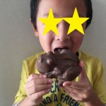 usjで買ったカエルチョコの食べ方を教えて!あんなのどうやって食べれば良いのさ?
