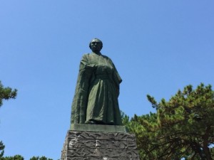 子供に高知県にある桂浜公園の坂本龍馬像見せたら、喜んでくれますか？