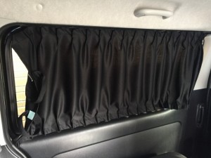 4型ハイエーススーパーGLにLevolvaのカーテンを取り付ける方法を動画で説明してみた