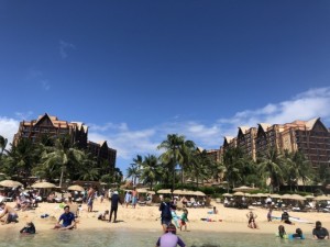 ハワイに毎年8月に旅行する僕が教える服装。本当に必要なのは?