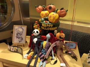 香港ディズニーのシェフミッキーディナーを大金払って食べたからどんな料理あったか紹介しとく！