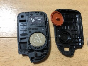 4型ハイエースのスマートキーが電池切れ!交換してみたのでやり方まとめて書いとくわ!